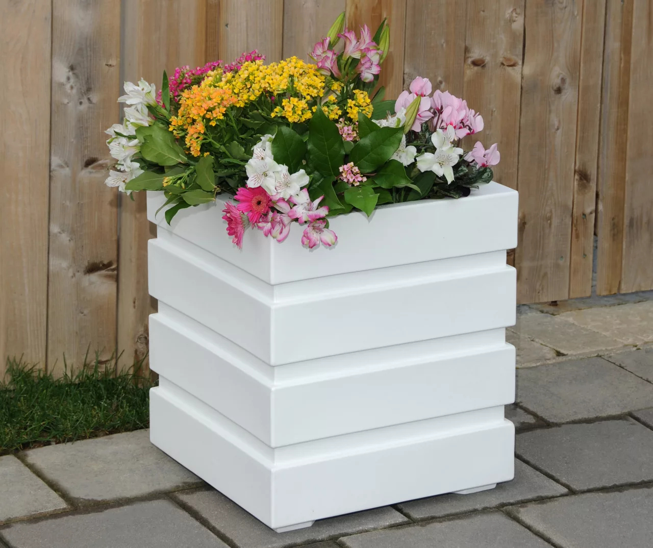 Mayne Inc. Freeport Patio Planter