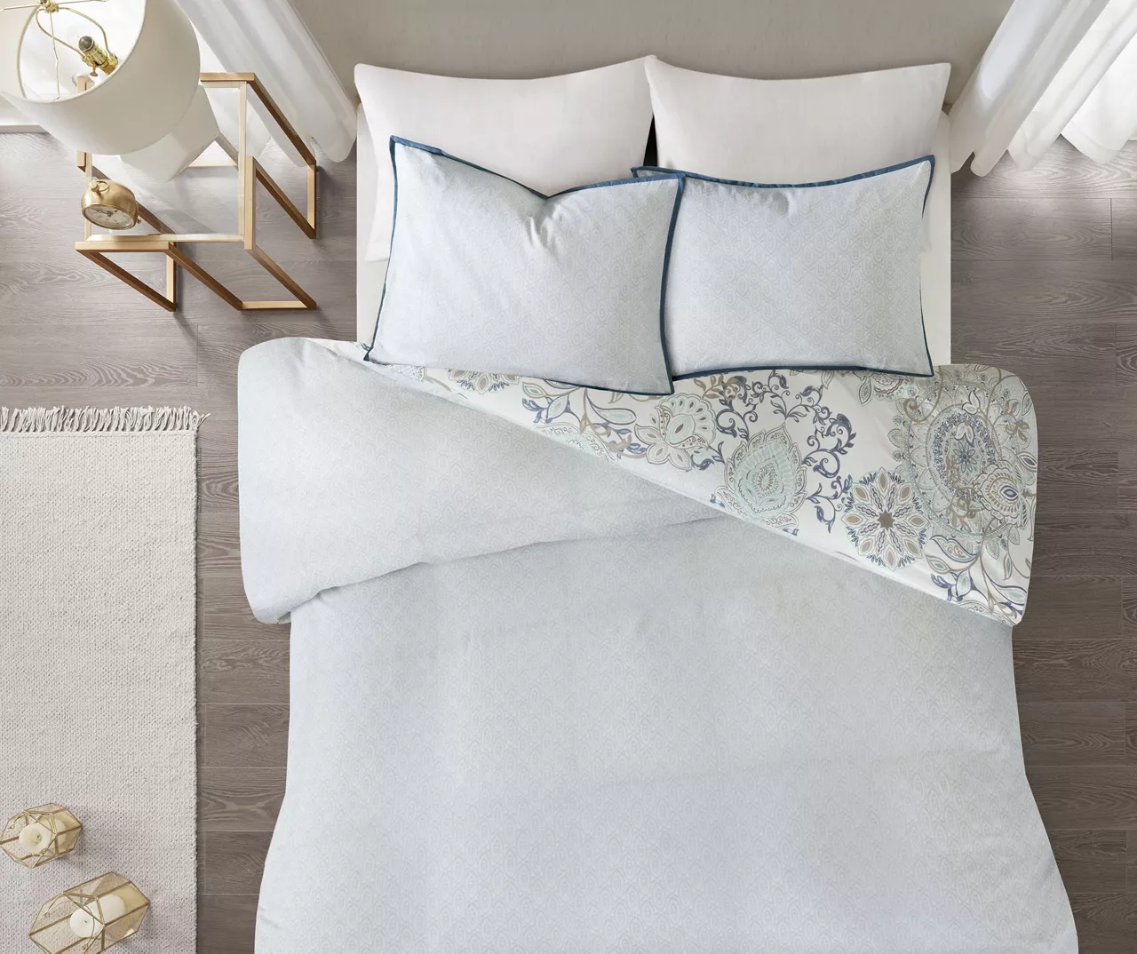 Lian Blue Full/Queen 3-Piece Reversible Duvet Cover Set - Image 3