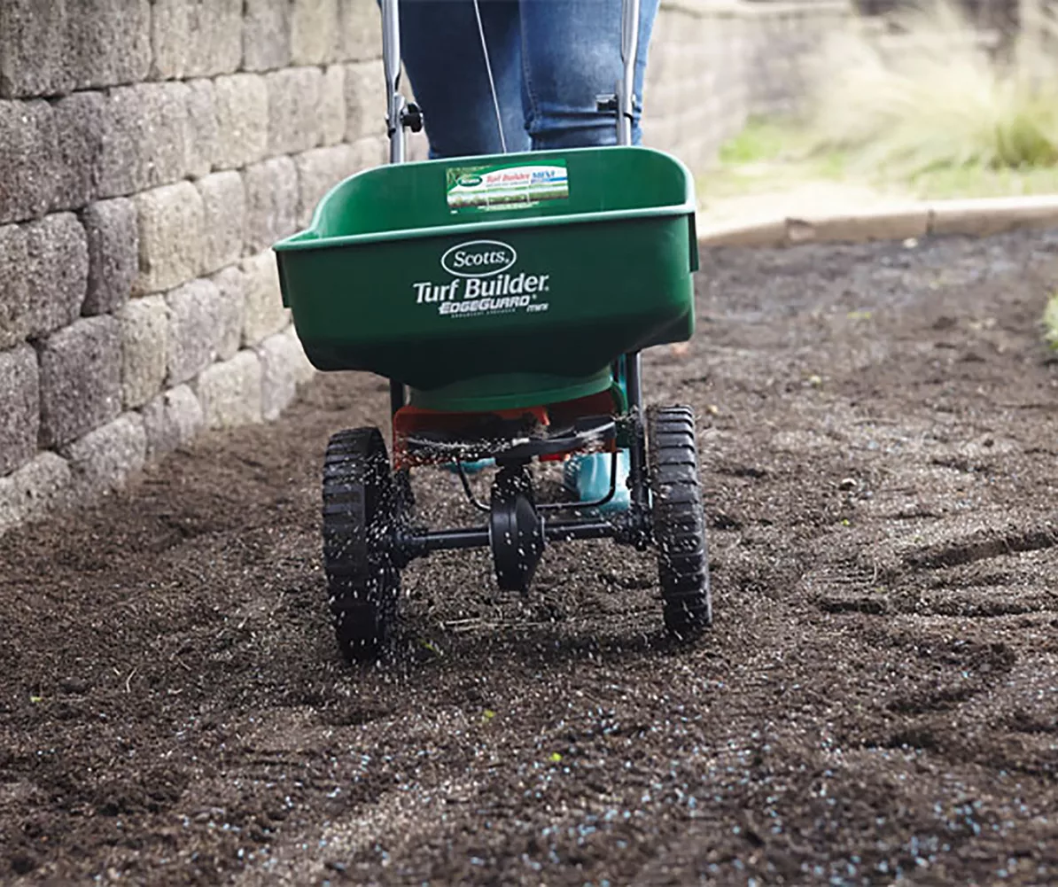 Turf Builder EdgeGuard Mini Broadcast Spreader - Image 2