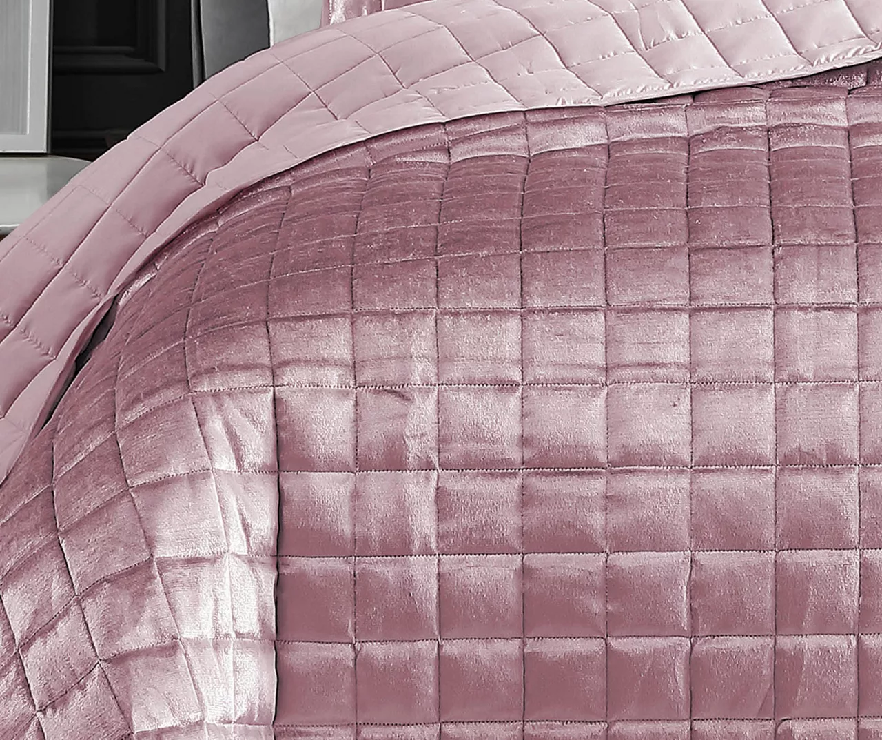 Blush Lyndon 3-Piece Queen Coverlet Comforter Set - Image 3