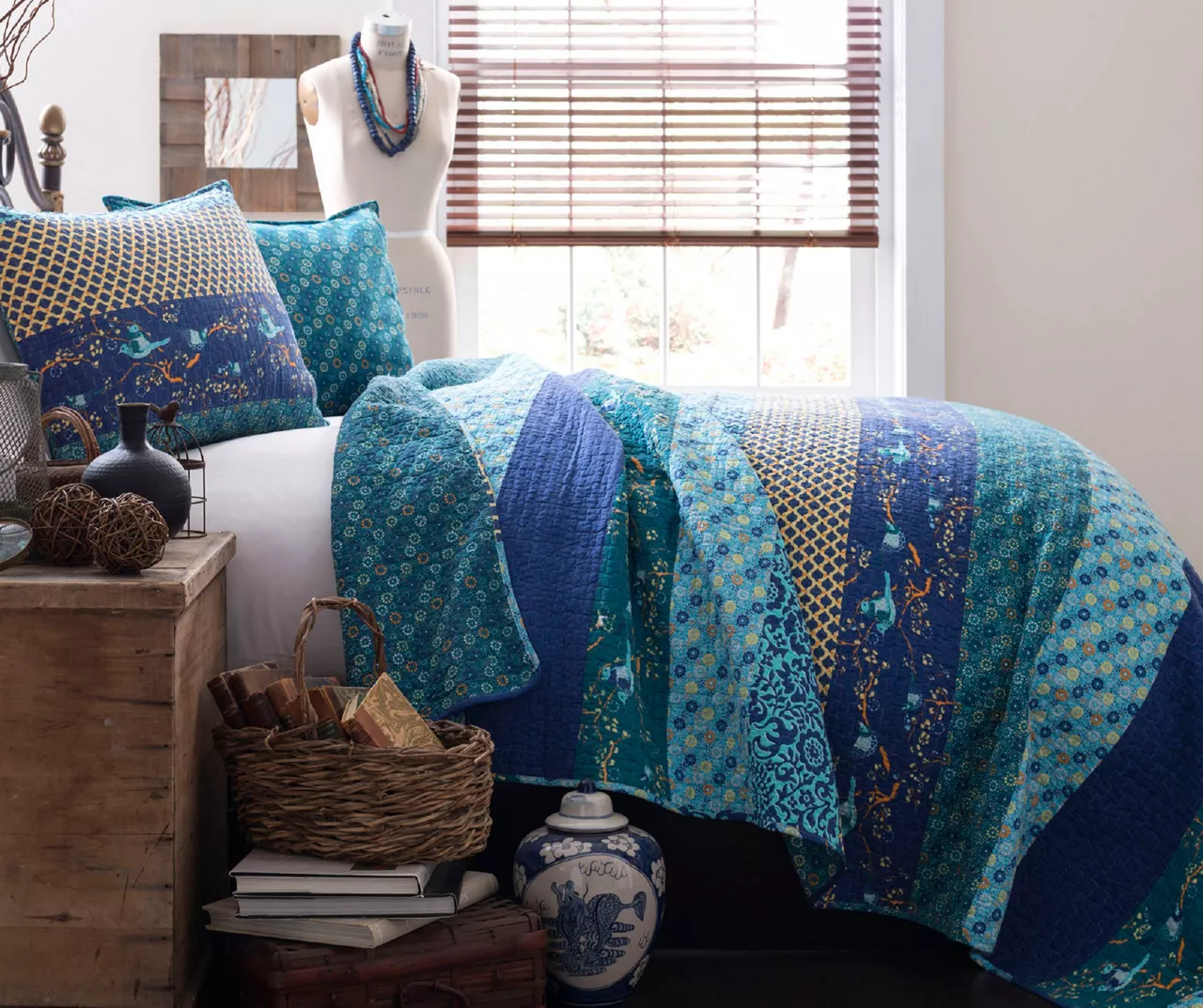 Royal Empire Pattern Block Quilt Set - Image 5