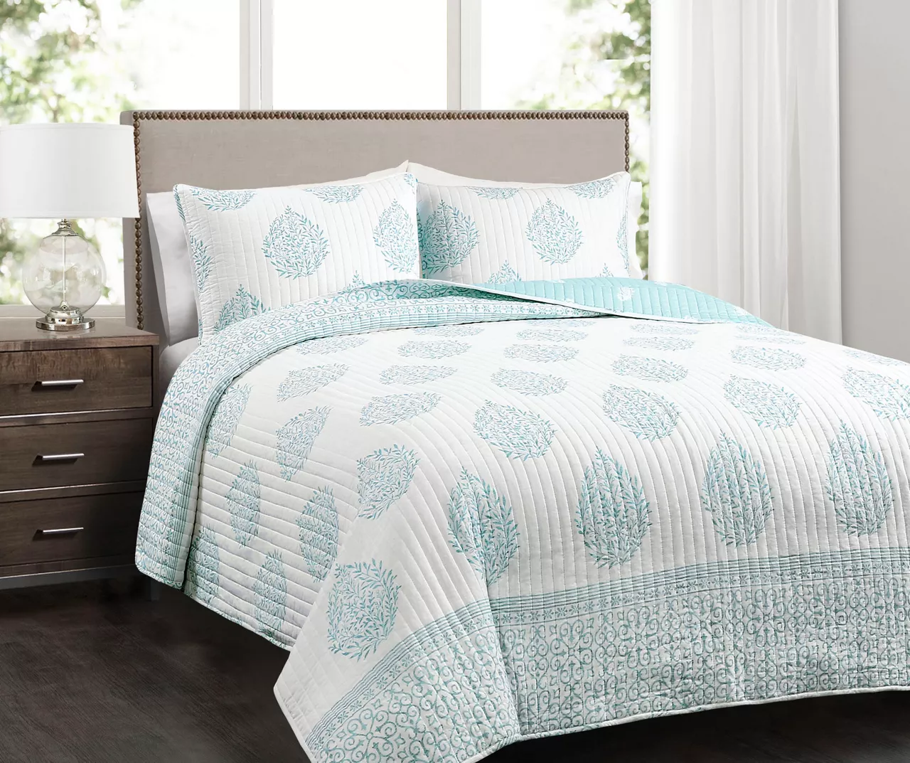 Leaf Teardrop Quilt Set