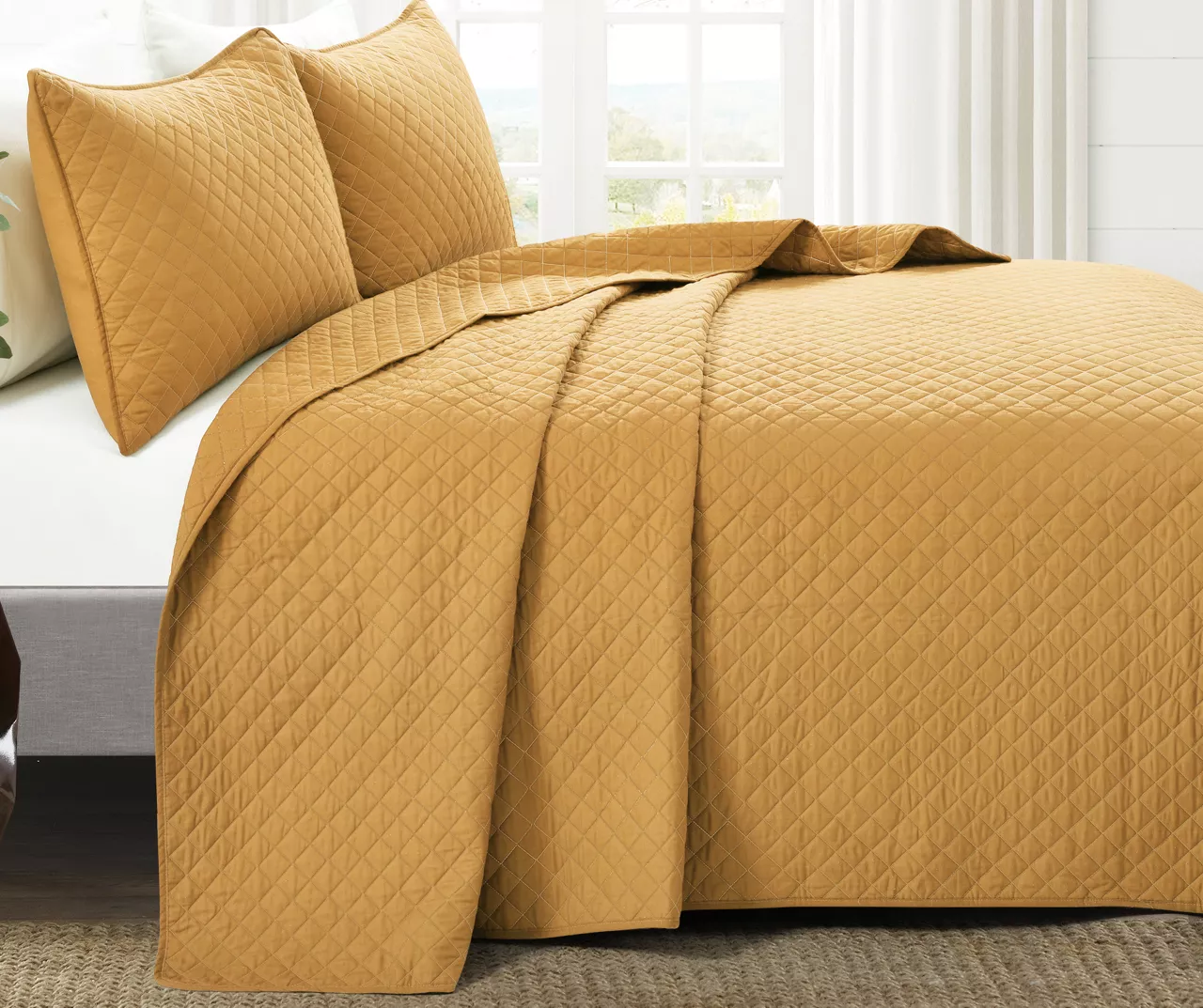 Ava Diamond-Quilted 3-Piece Quilt Set - Image 4