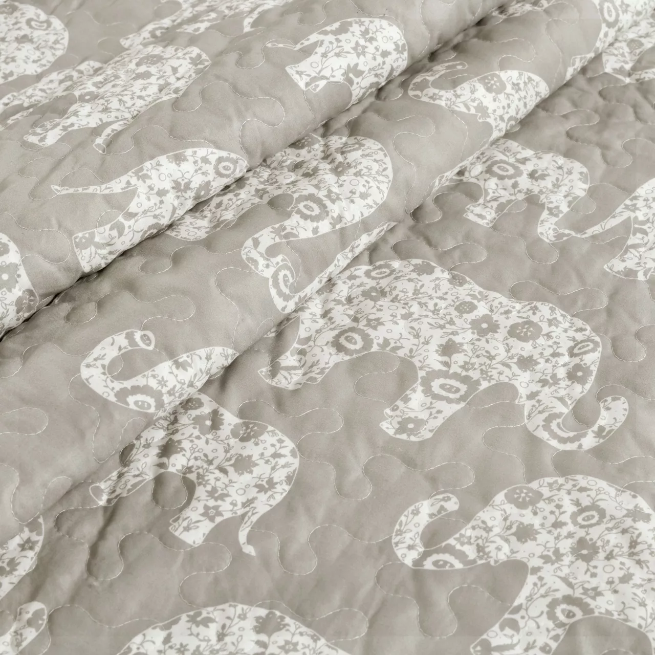 Gray & White Elephant Parade Quilted Sherpa Throw, (50" X 60") - Image 5