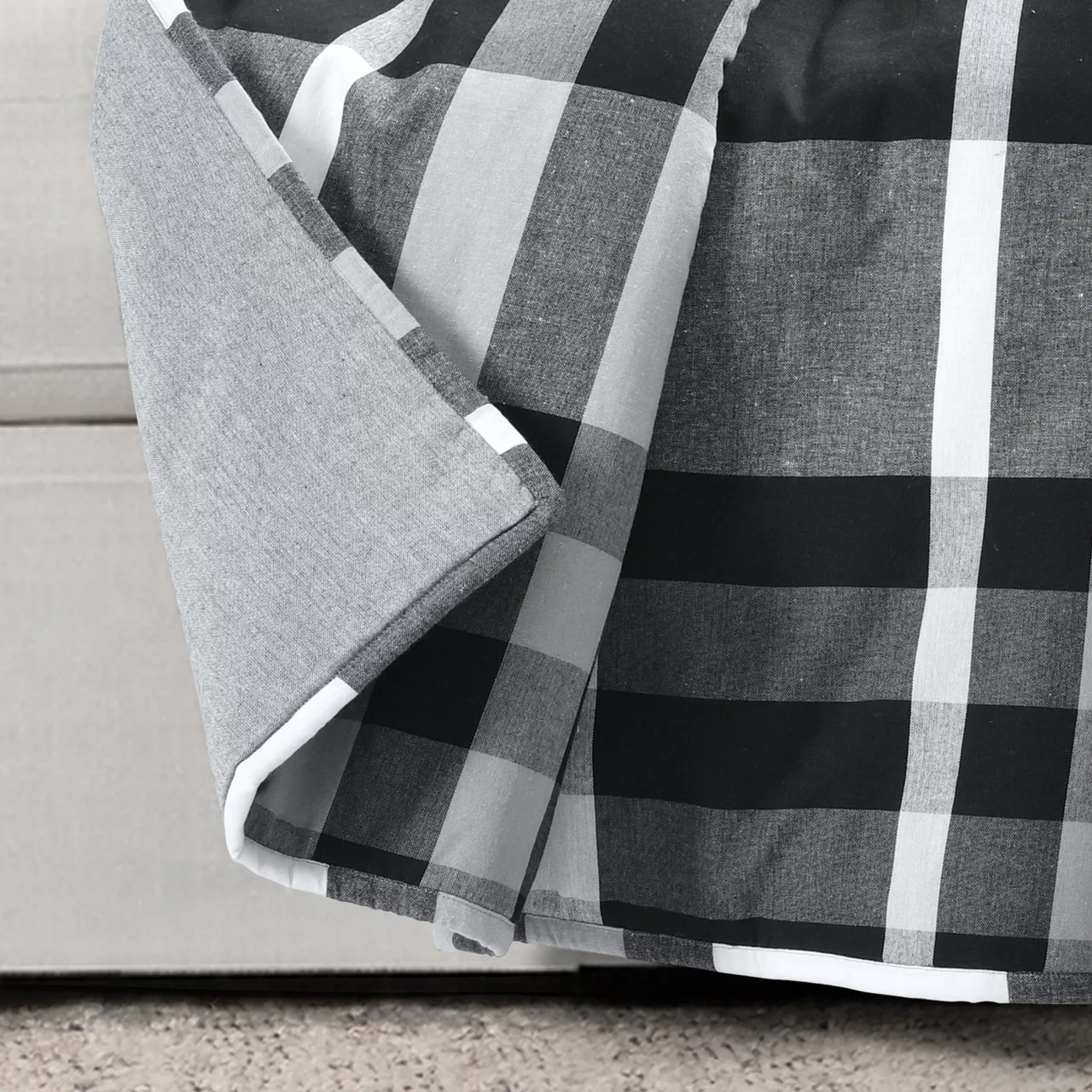 Black & White Farmhouse Plaid Throw, (50" X 60") - Image 3