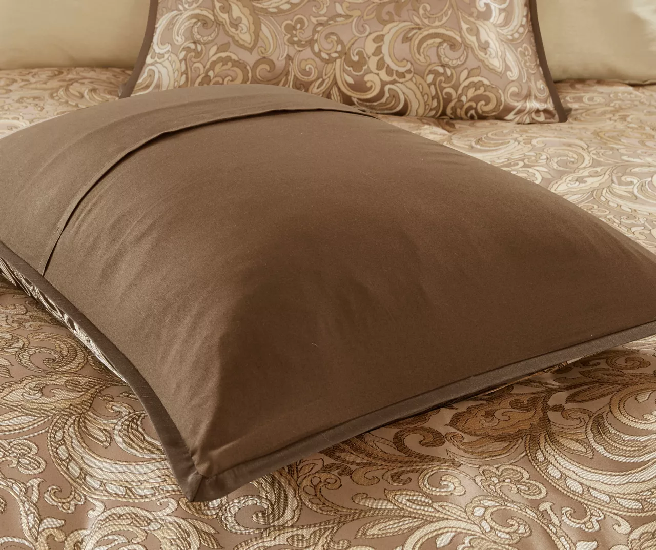 Isabella Paisley Room-in-a-Bag 24-Piece Bedroom Set - Image 14