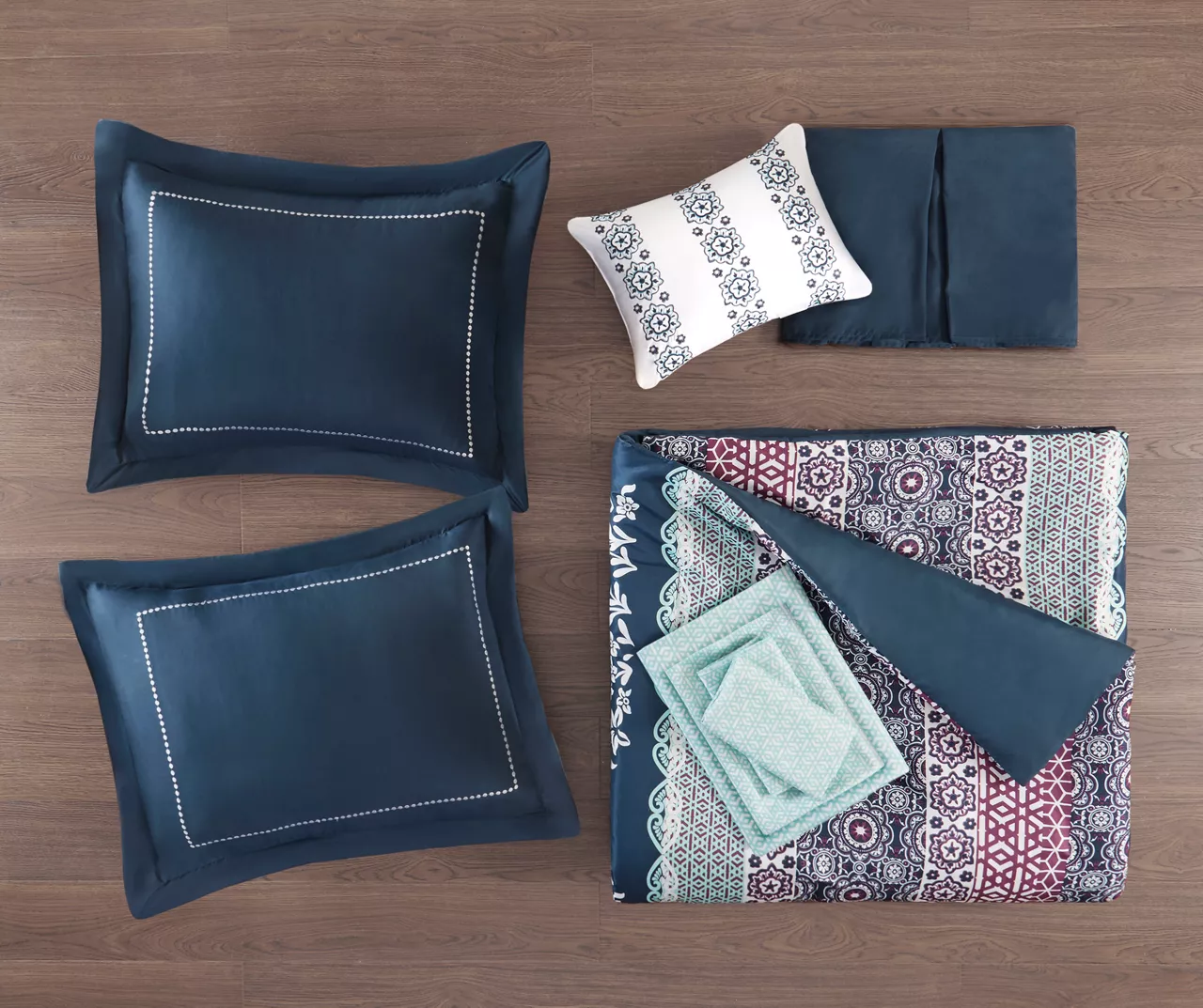 Blaire Boho Medallion Comforter Set - Image 6