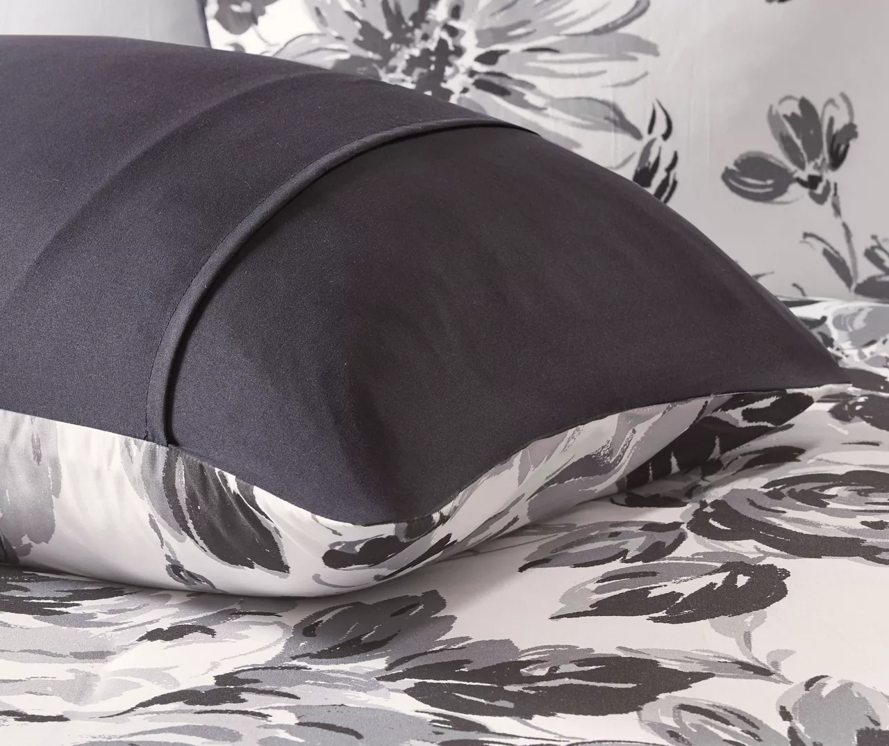 Hannah White & Black Floral Duvet Cover Set - Image 7