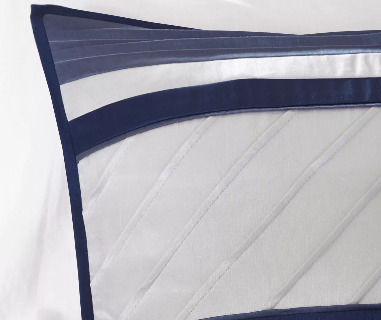 Burnett Navy & White Color Block Pintuck California King 7-Piece Comforter Set - Image 6