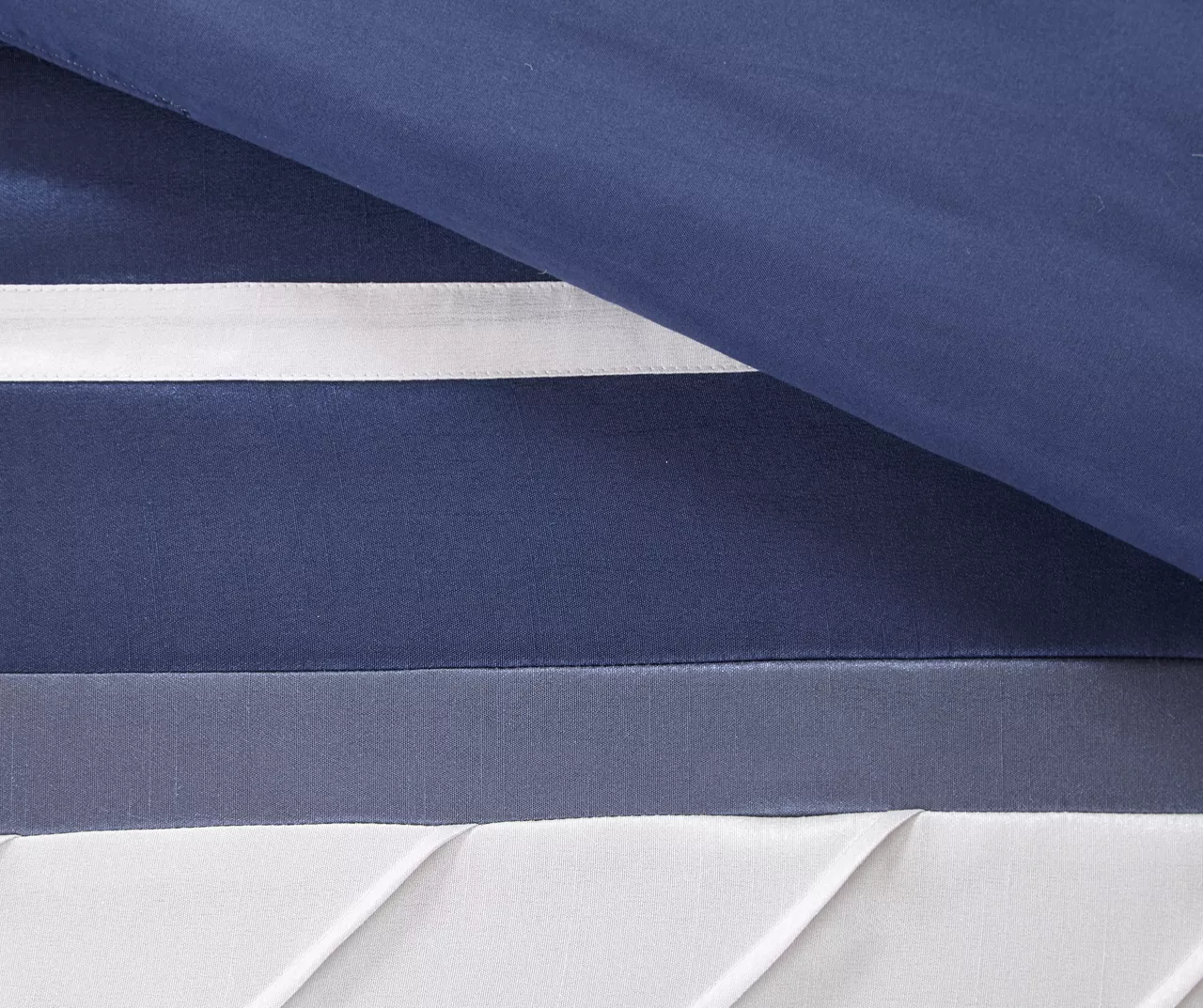 Burnett Navy & White Color Block Pintuck California King 7-Piece Comforter Set - Image 7