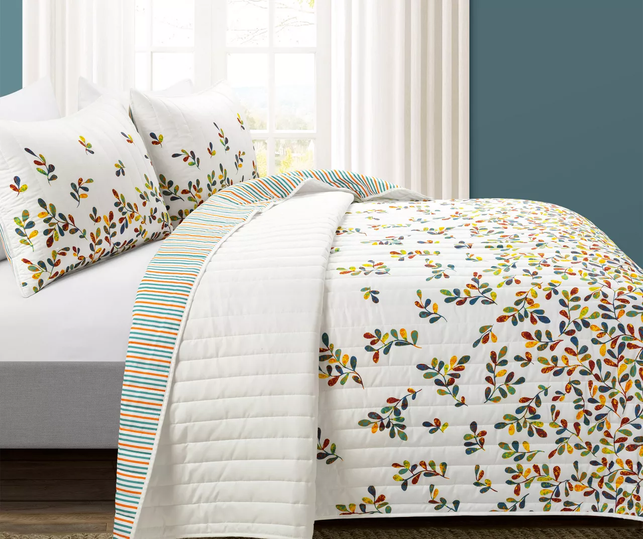 White & Multi-Color Boho Leaf Reversible Full/Queen 3-Piece Quilt Set - Image 2