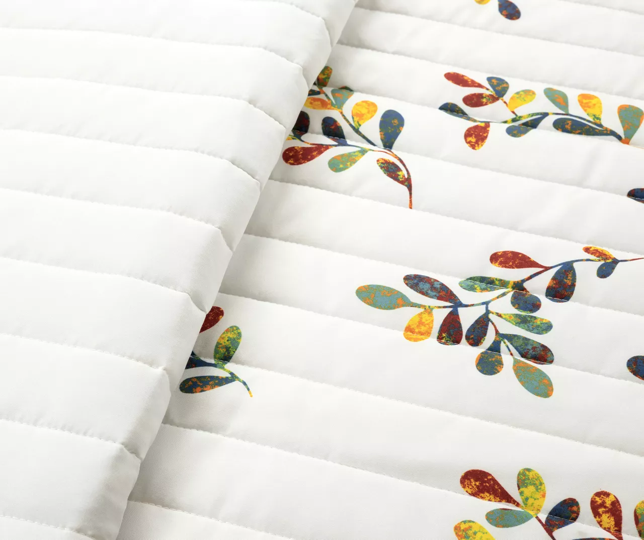 White & Multi-Color Boho Leaf Reversible Full/Queen 3-Piece Quilt Set - Image 5