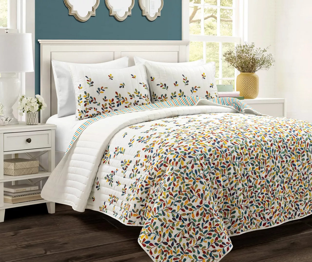 White & Multi-Color Boho Leaf Reversible Full/Queen 3-Piece Quilt Set