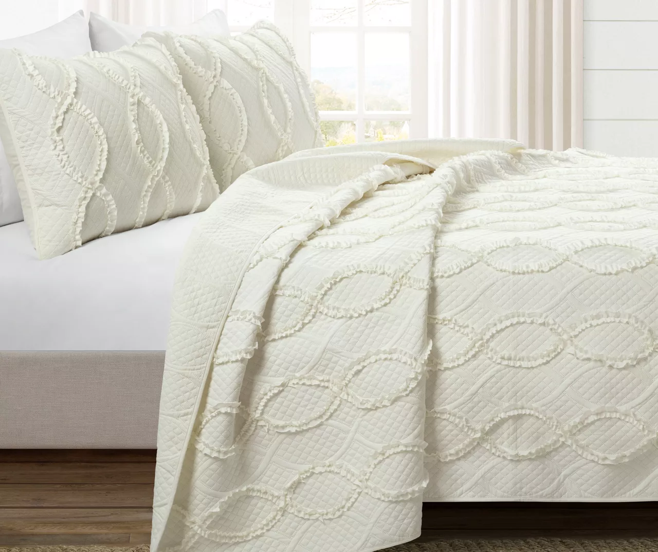 Lush Decor Avon Ivory Ruffled Helix Pattern Quilt Set - Image 8