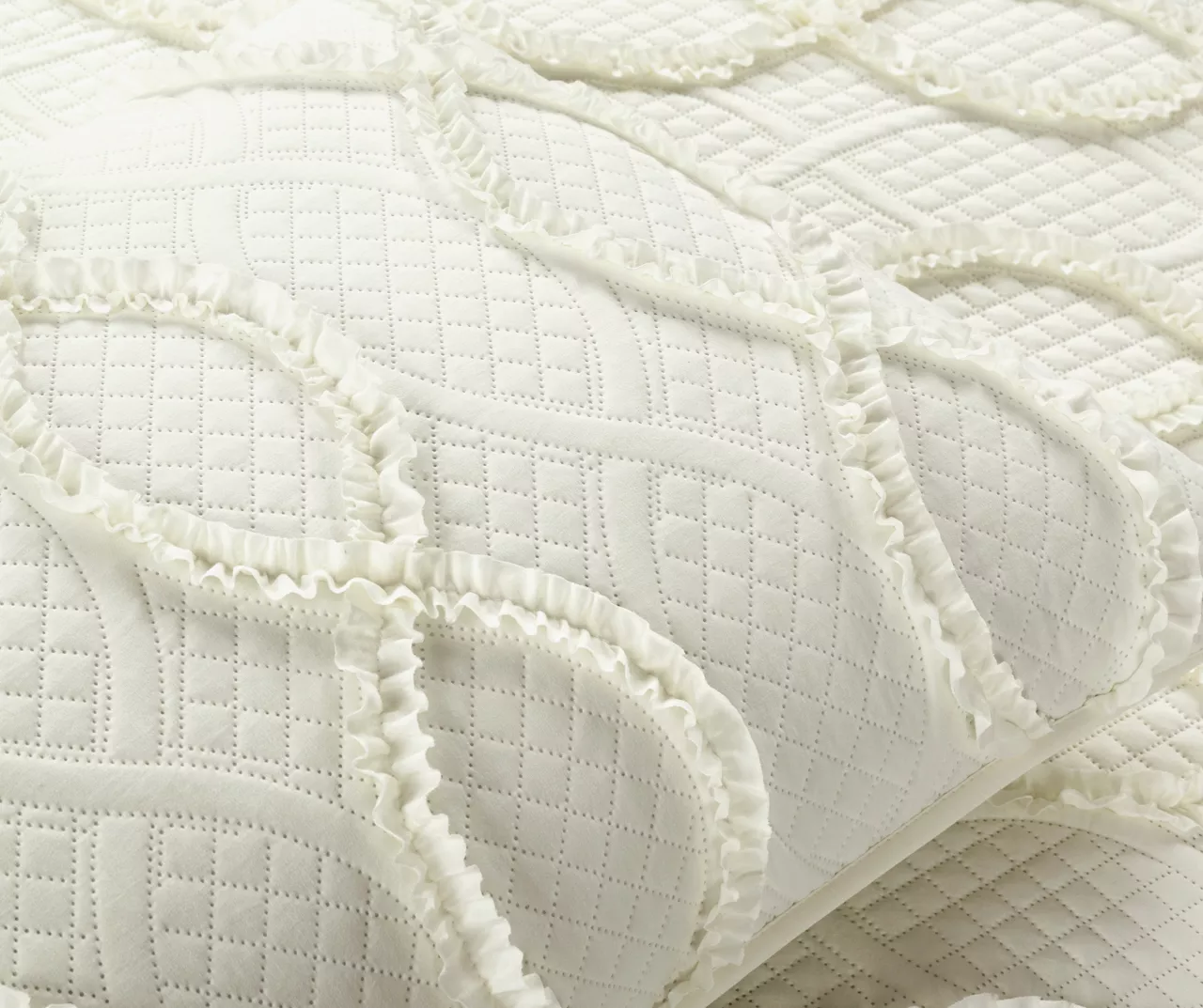 Lush Decor Avon Ivory Ruffled Helix Pattern Quilt Set - Image 11