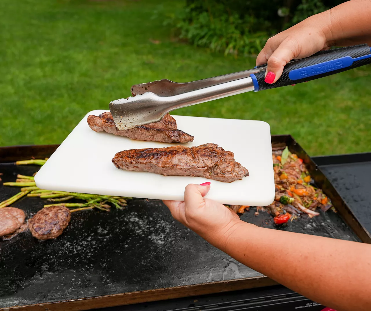 RAZOR Stainless Steel Locking Tongs - Image 5