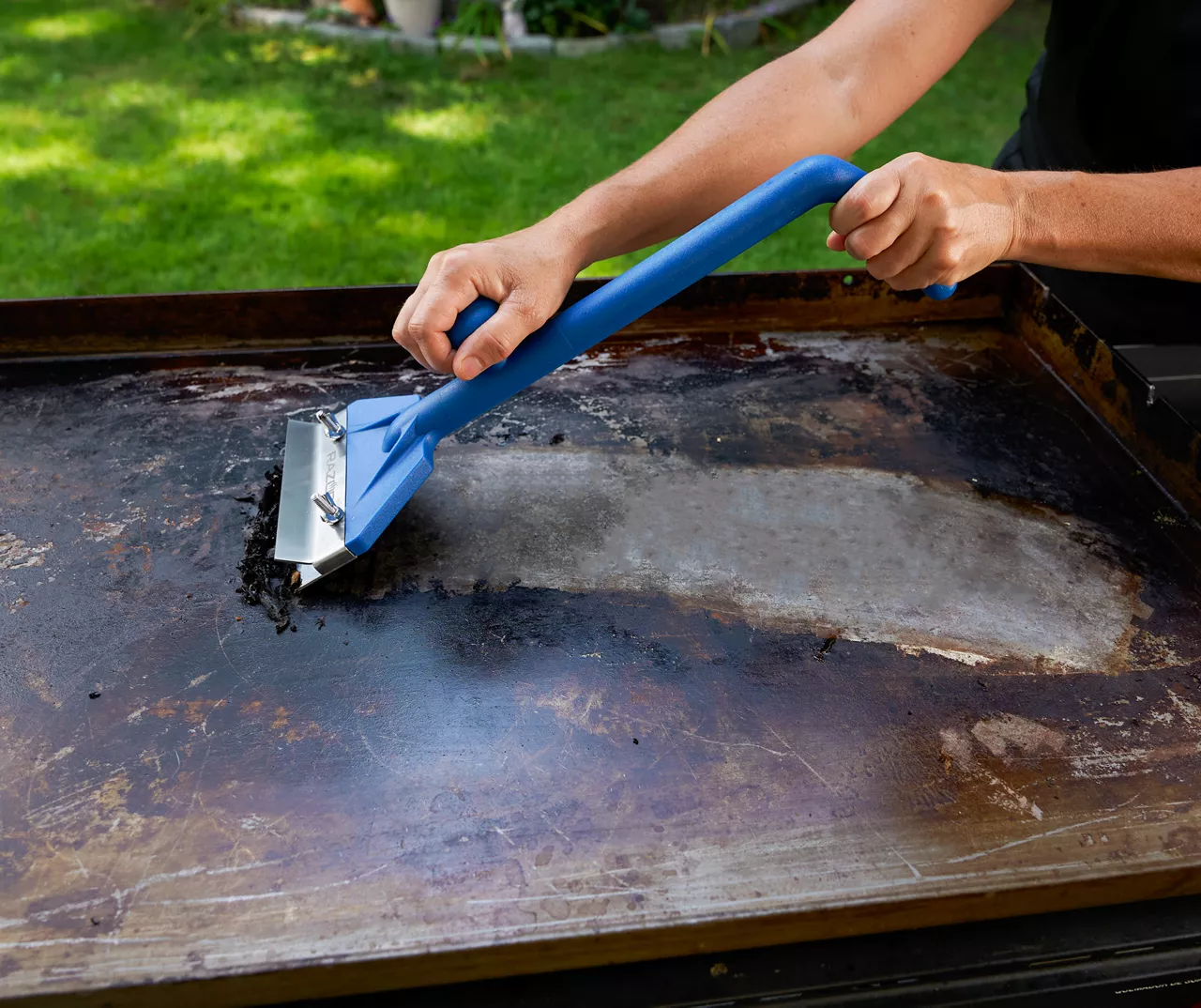 RAZOR Commercial-Grade Griddle Scraper - Image 4