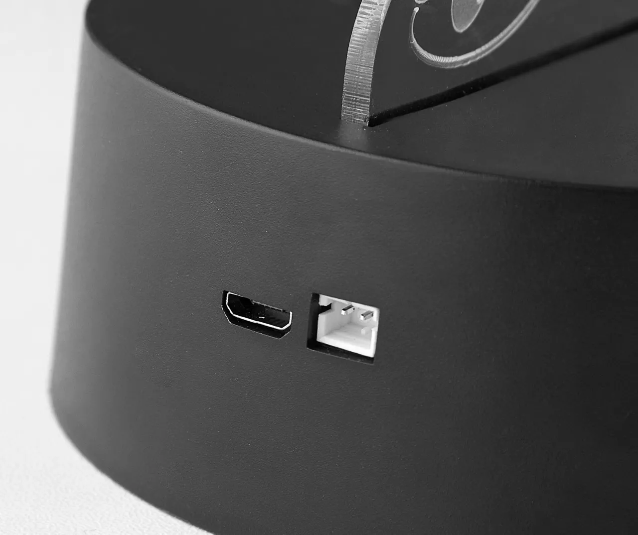 Disney Minnie Mouse Multi-Color Acrylic Lamp - Image 7