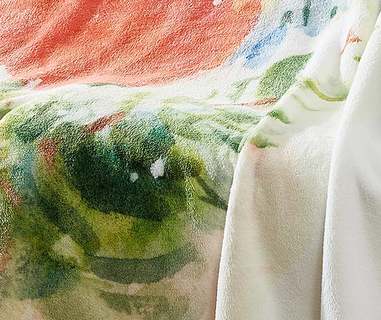 White & Red Cardinal Raschel Throw, (50" X 60") - Image 2